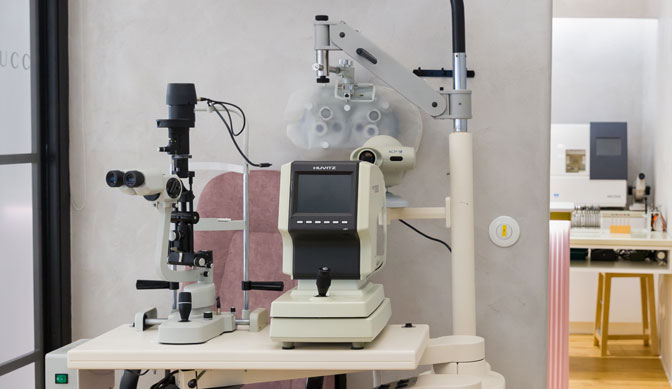 Optometric examination in Paros